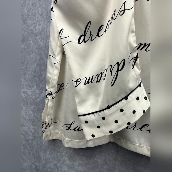 Victoria’s Secret  Soft Silky feel Pajama Button Down Top Size XS - Picture 8 of 11